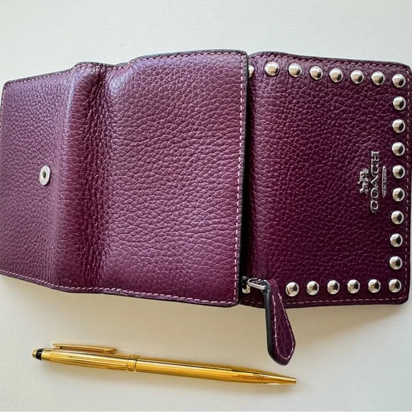 Absolutely new coach wallet. Authentic item from boutique in Aventura mall - Picture 6 of 8